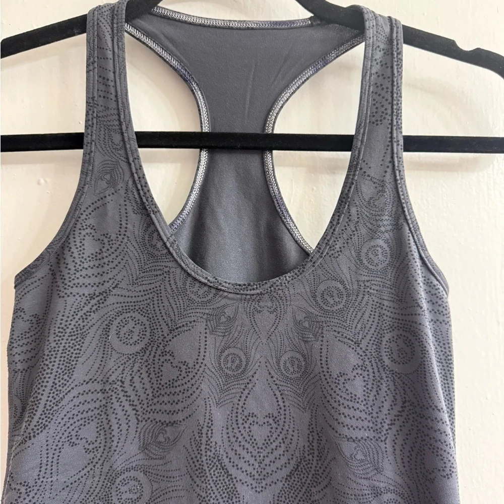 Lululemon tank size 4